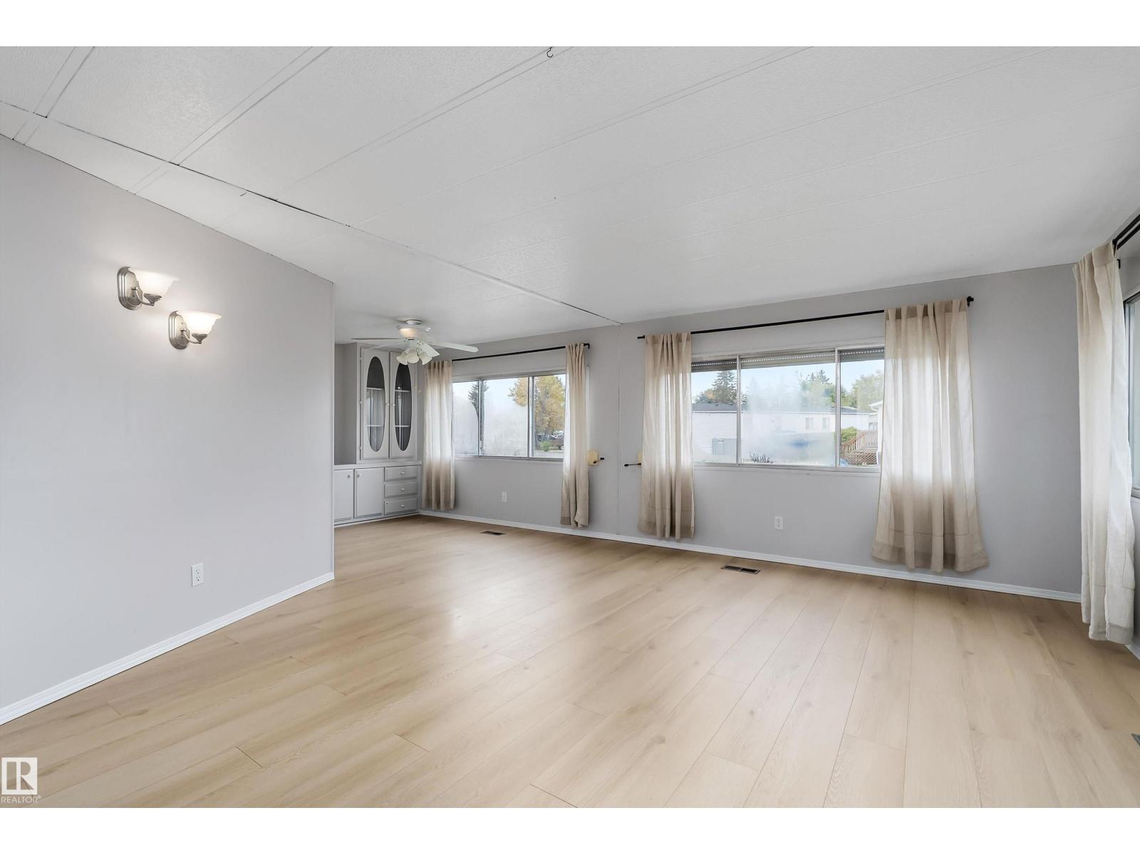 #39 12604 153 Av Nw Property Photo 14