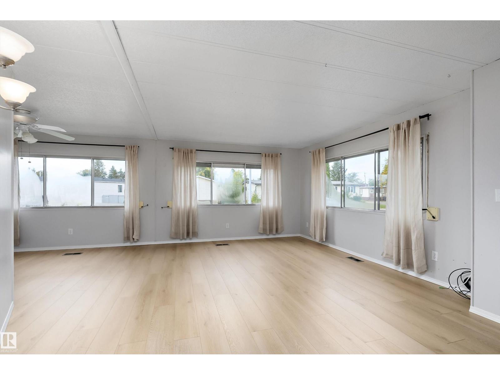 #39 12604 153 Av Nw Property Photo 15