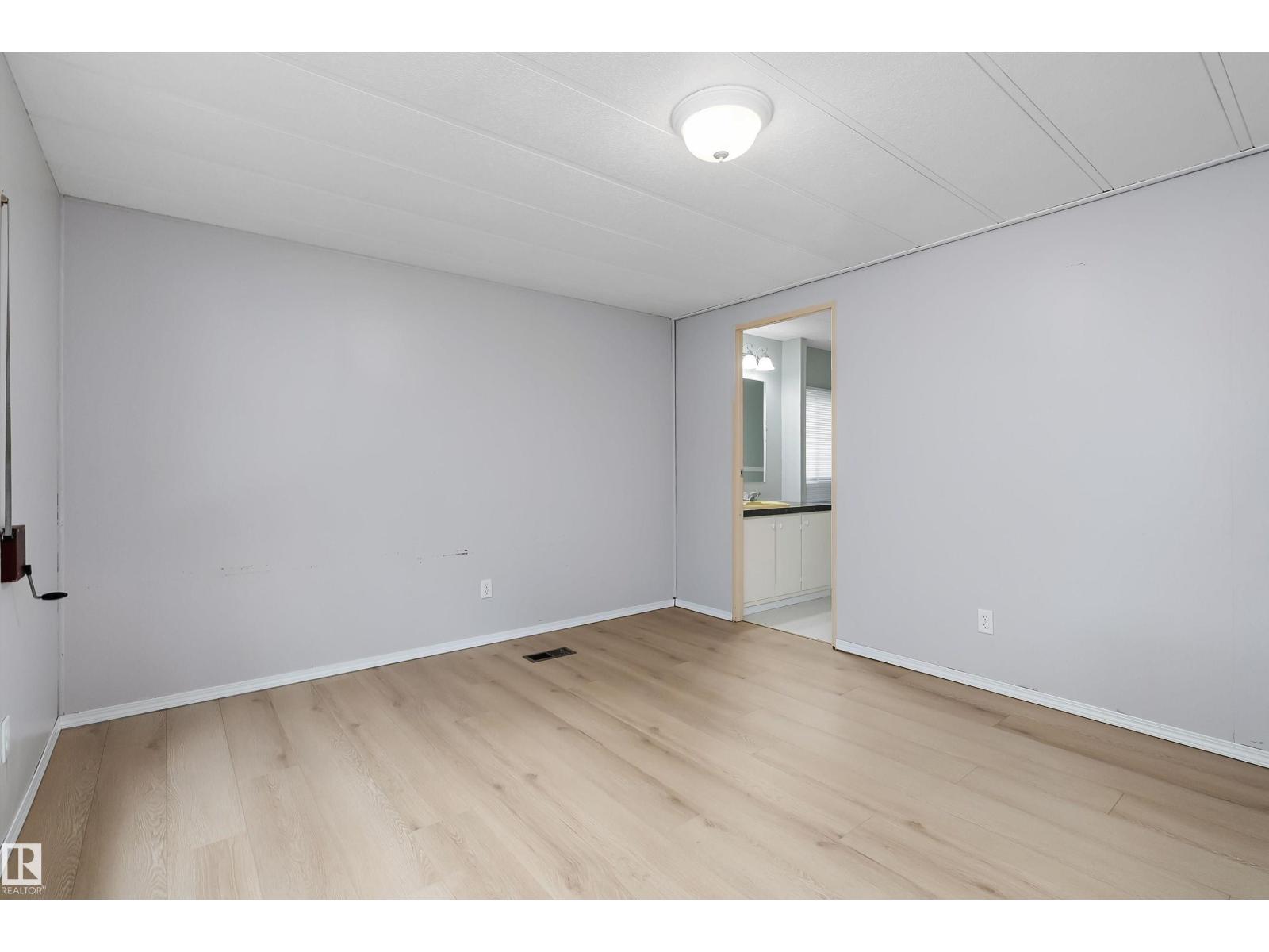 #39 12604 153 Av Nw Property Photo 20