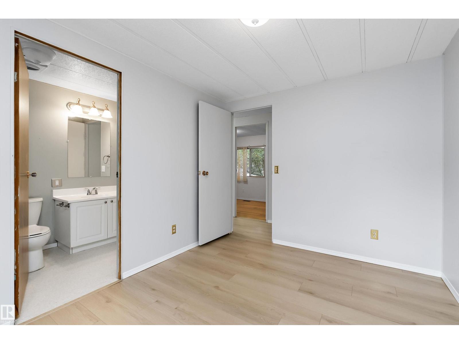 #39 12604 153 Av Nw Property Photo 25