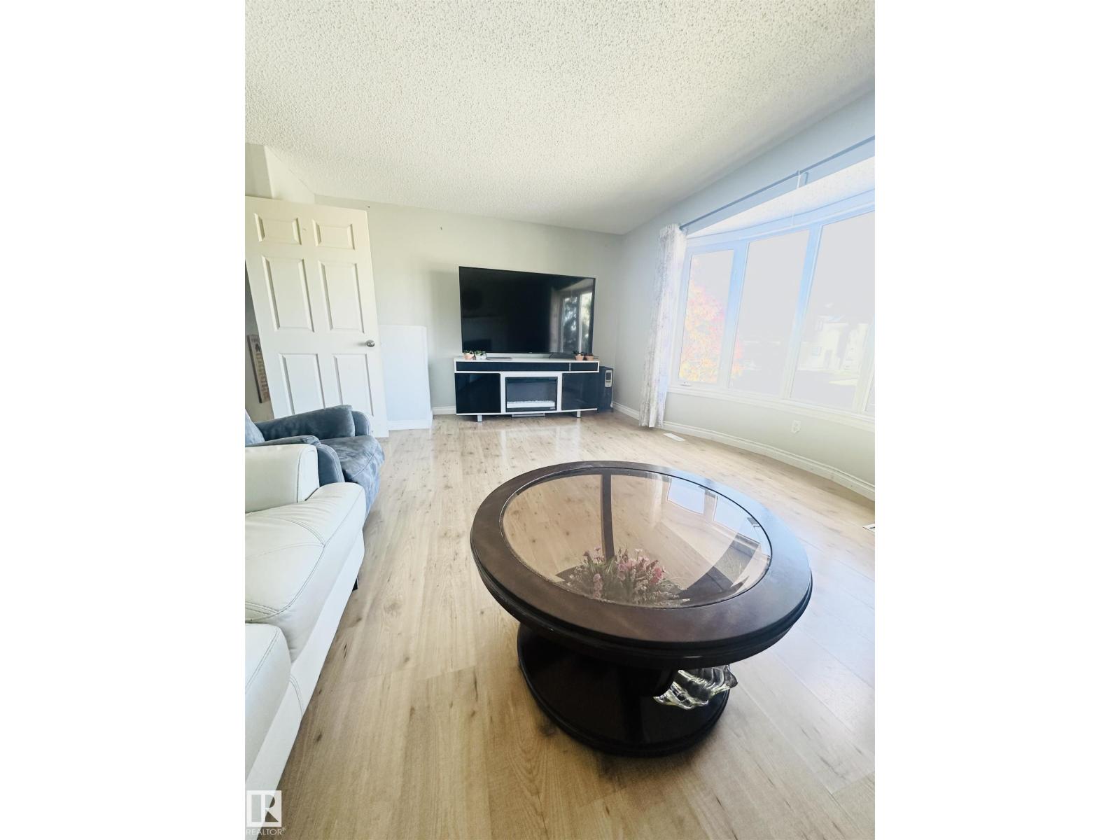 289 Tocher Av Property Photo 6
