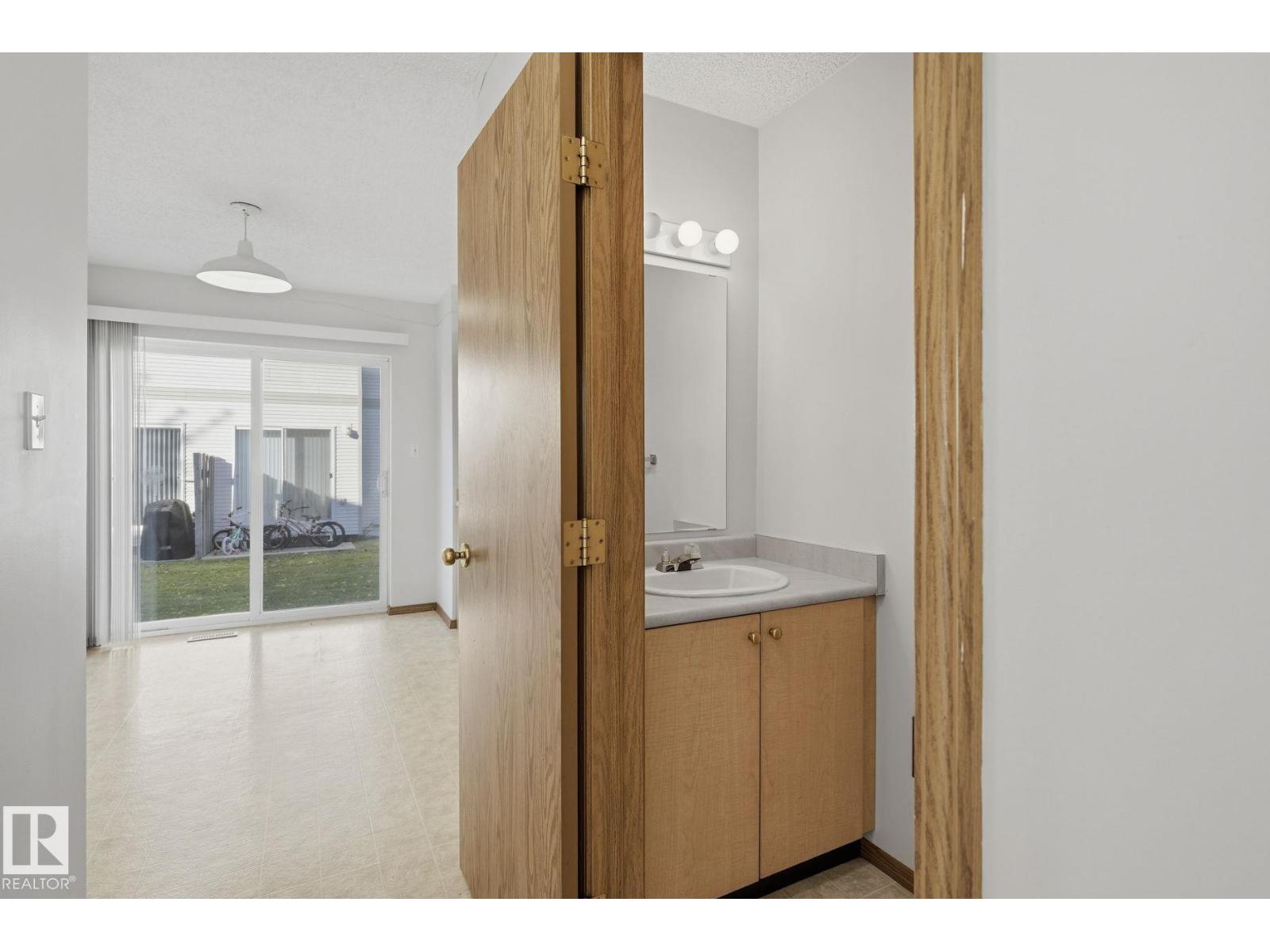 #408 610 King St Property Photo 14