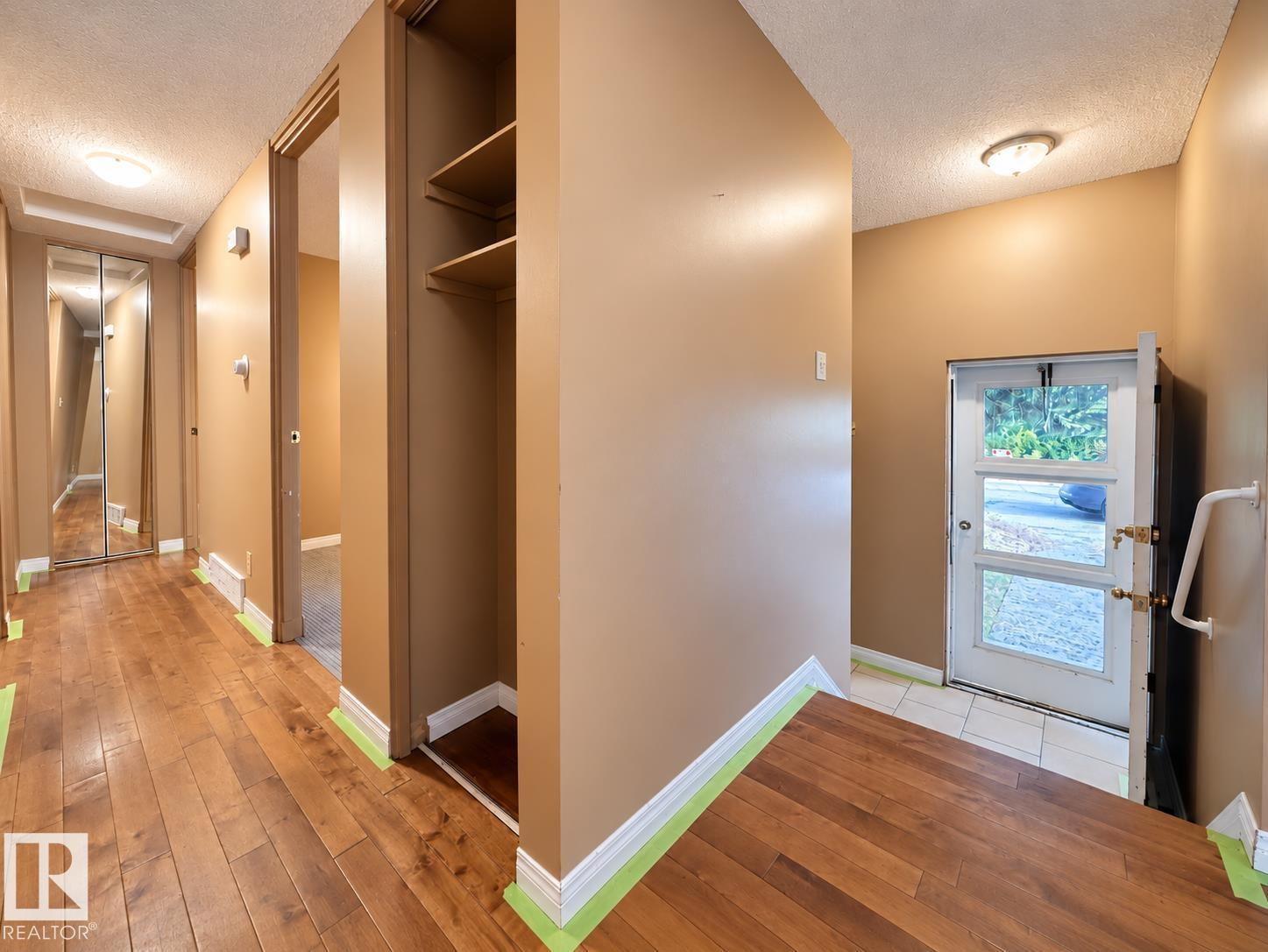 12204 40 Av Nw Property Photo 7