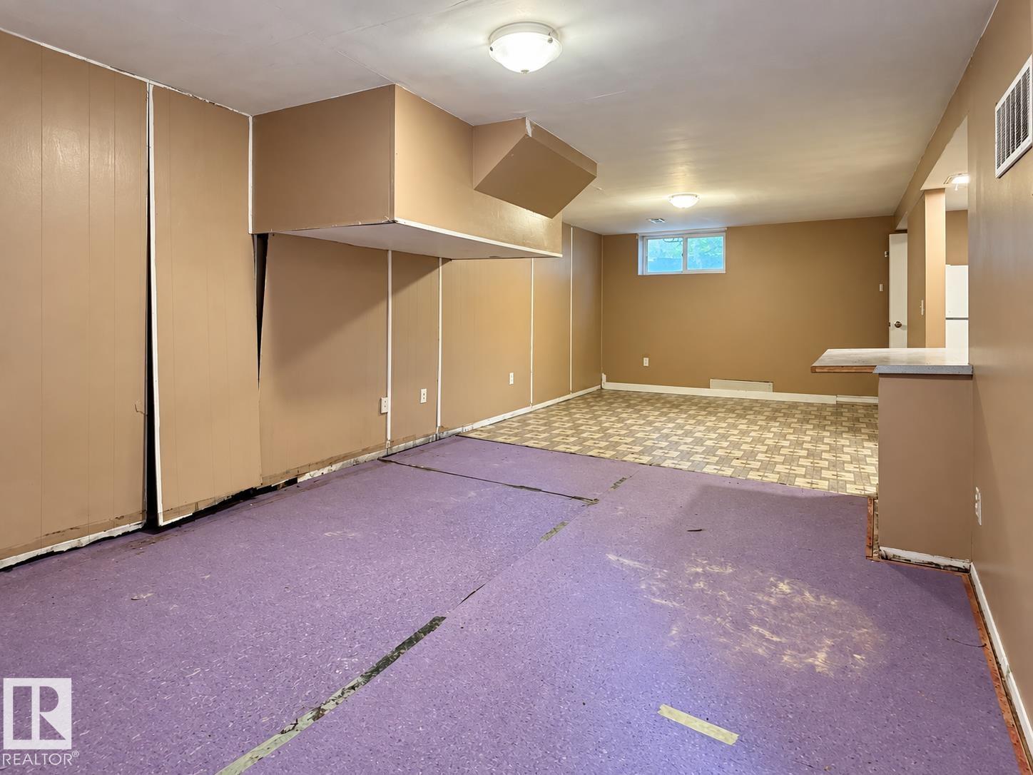 12204 40 Av Nw Property Photo 14