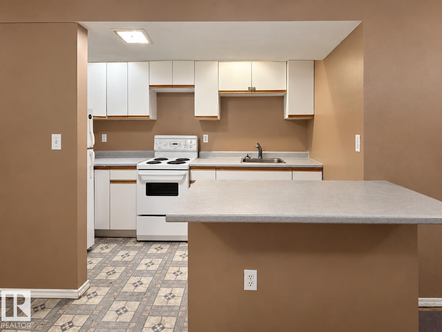 12204 40 Av Nw Property Photo 16
