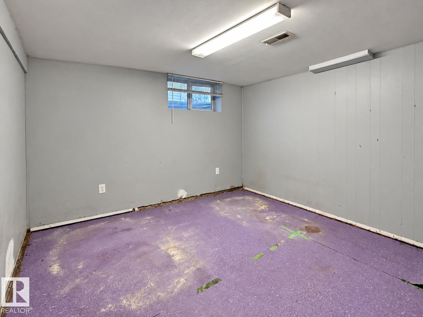 12204 40 Av Nw Property Photo 17