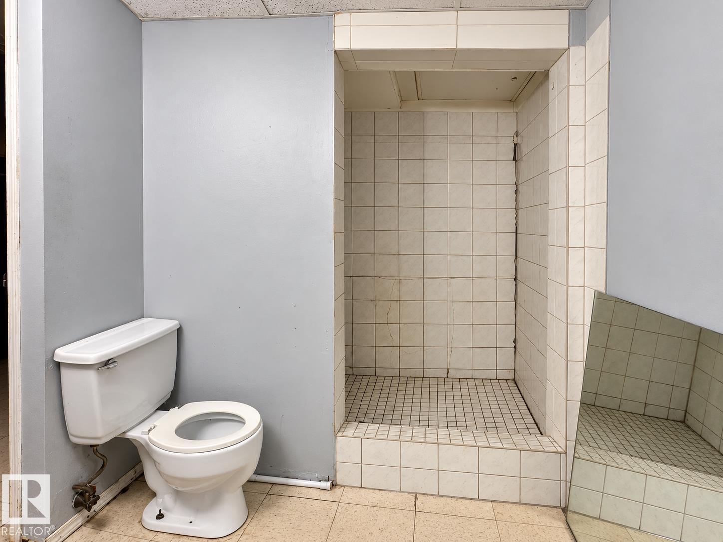 12204 40 Av Nw Property Photo 19