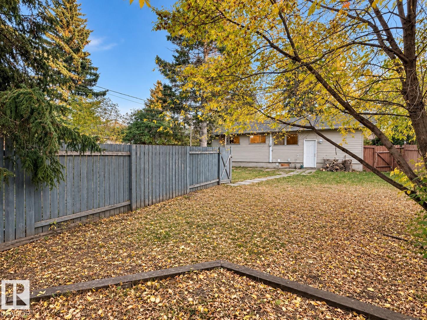 12204 40 Av Nw Property Photo 23