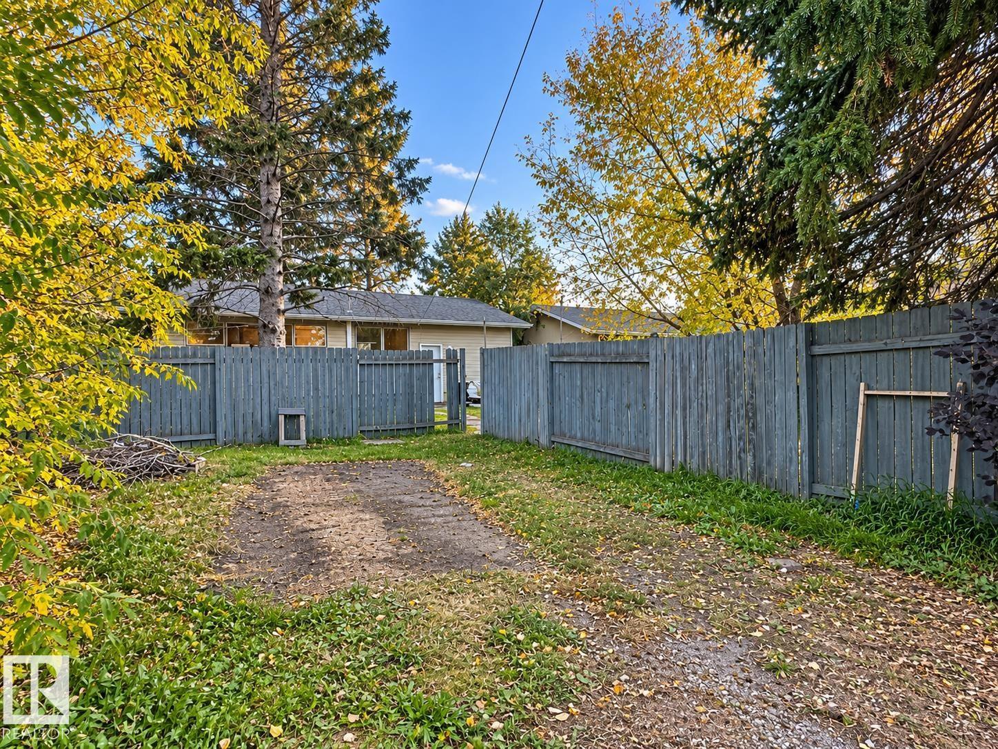 12204 40 Av Nw Property Photo 24