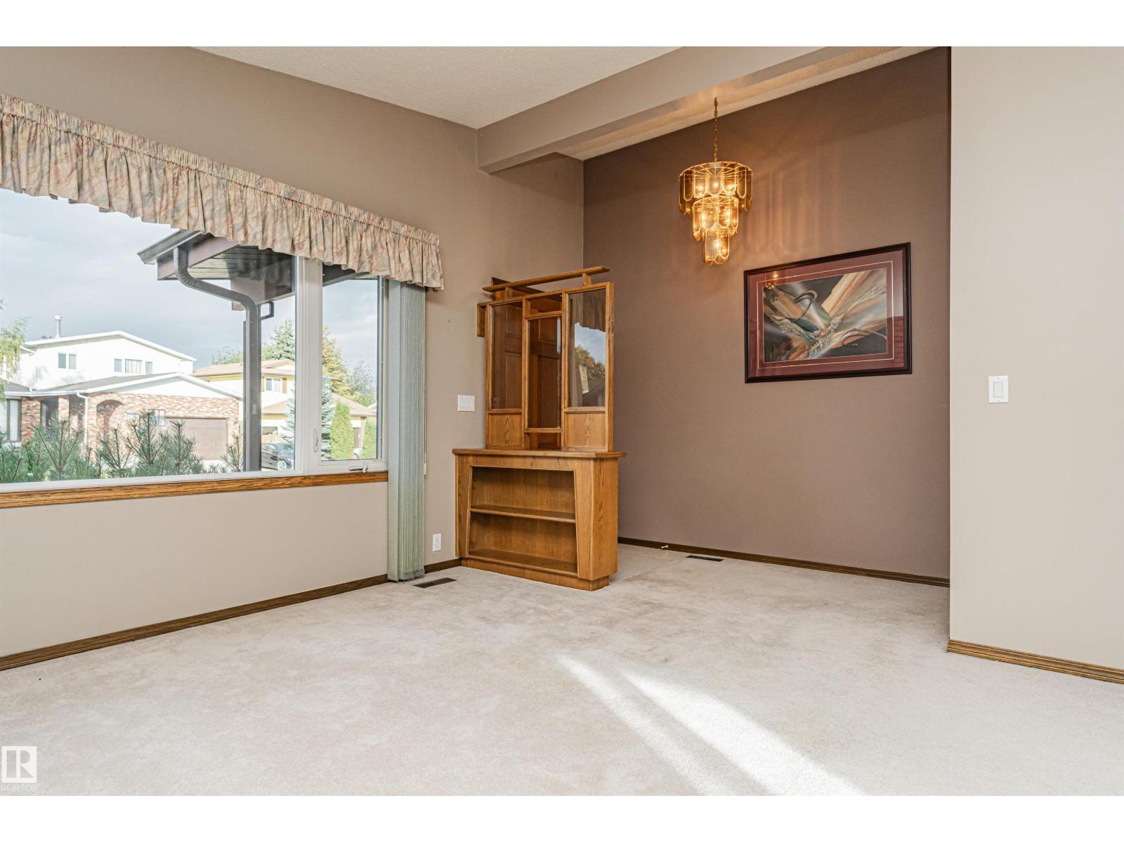 15903 111 St Nw Property Photo 5