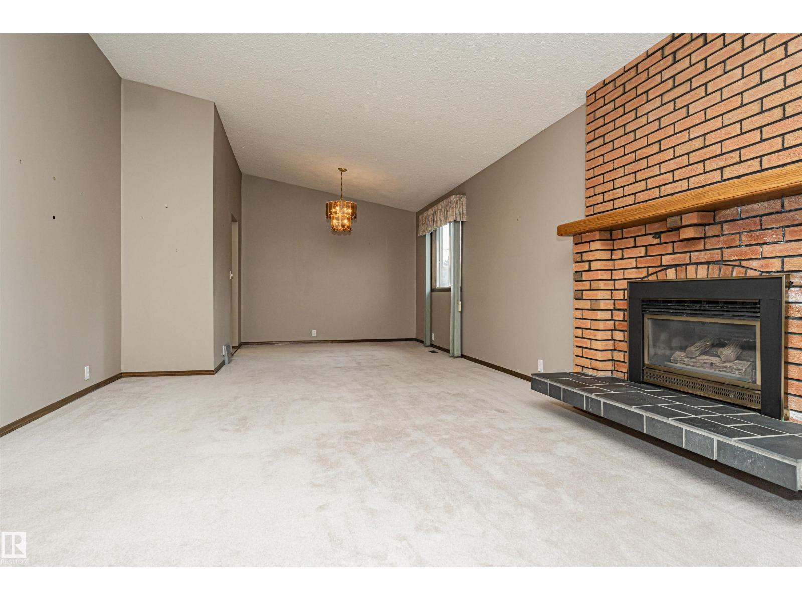 15903 111 St Nw Property Photo 9