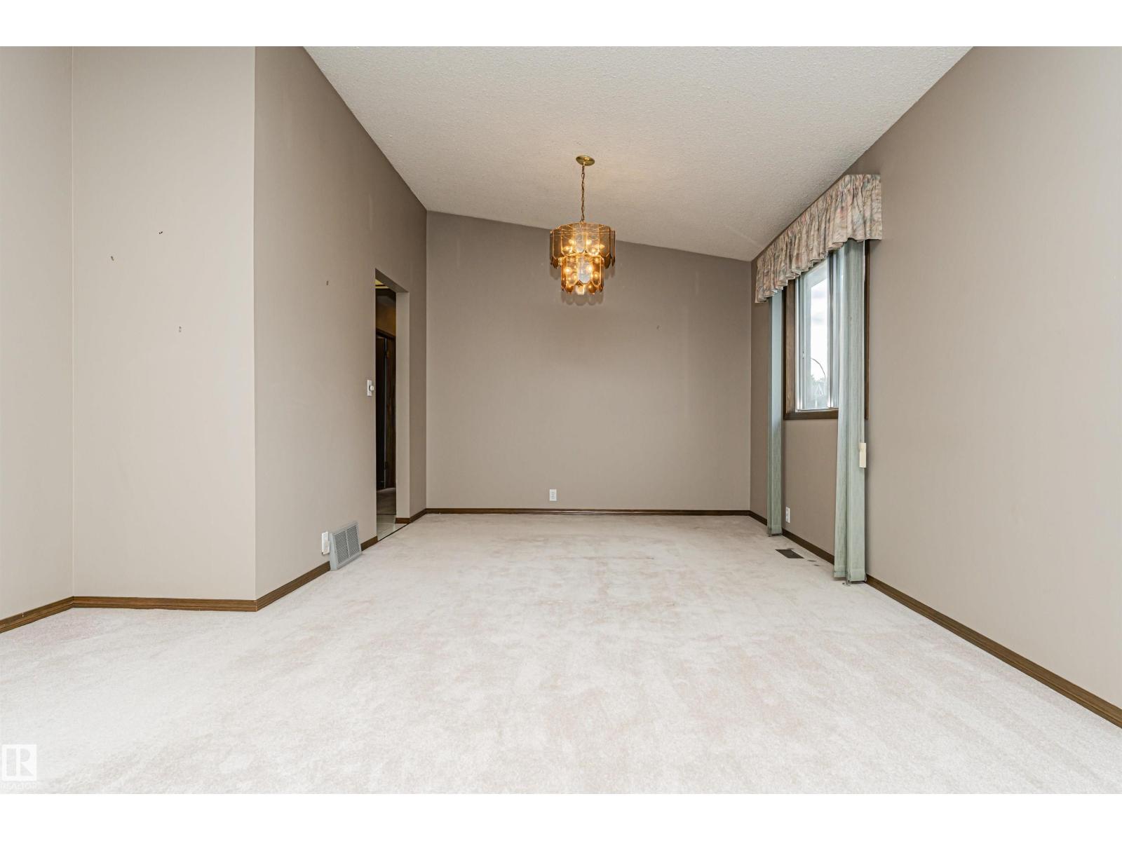 15903 111 St Nw Property Photo 11