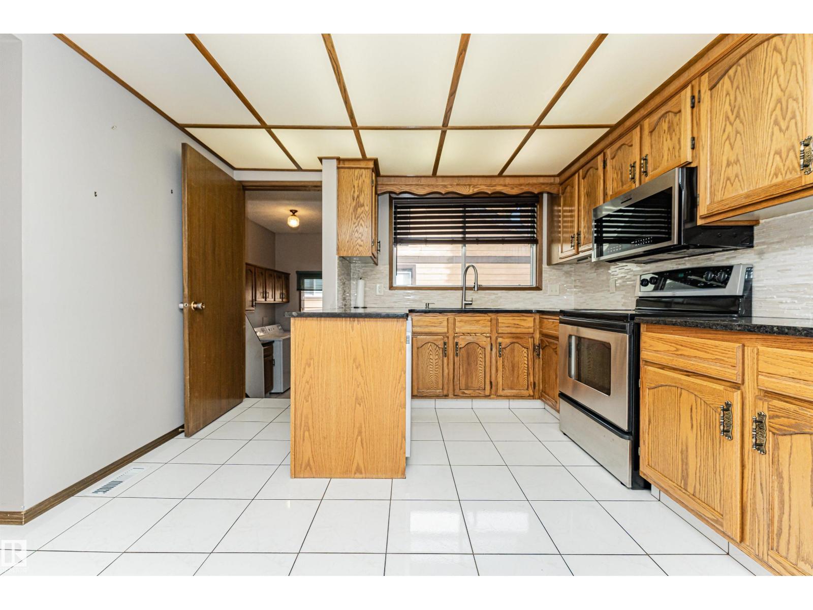15903 111 St Nw Property Photo 14