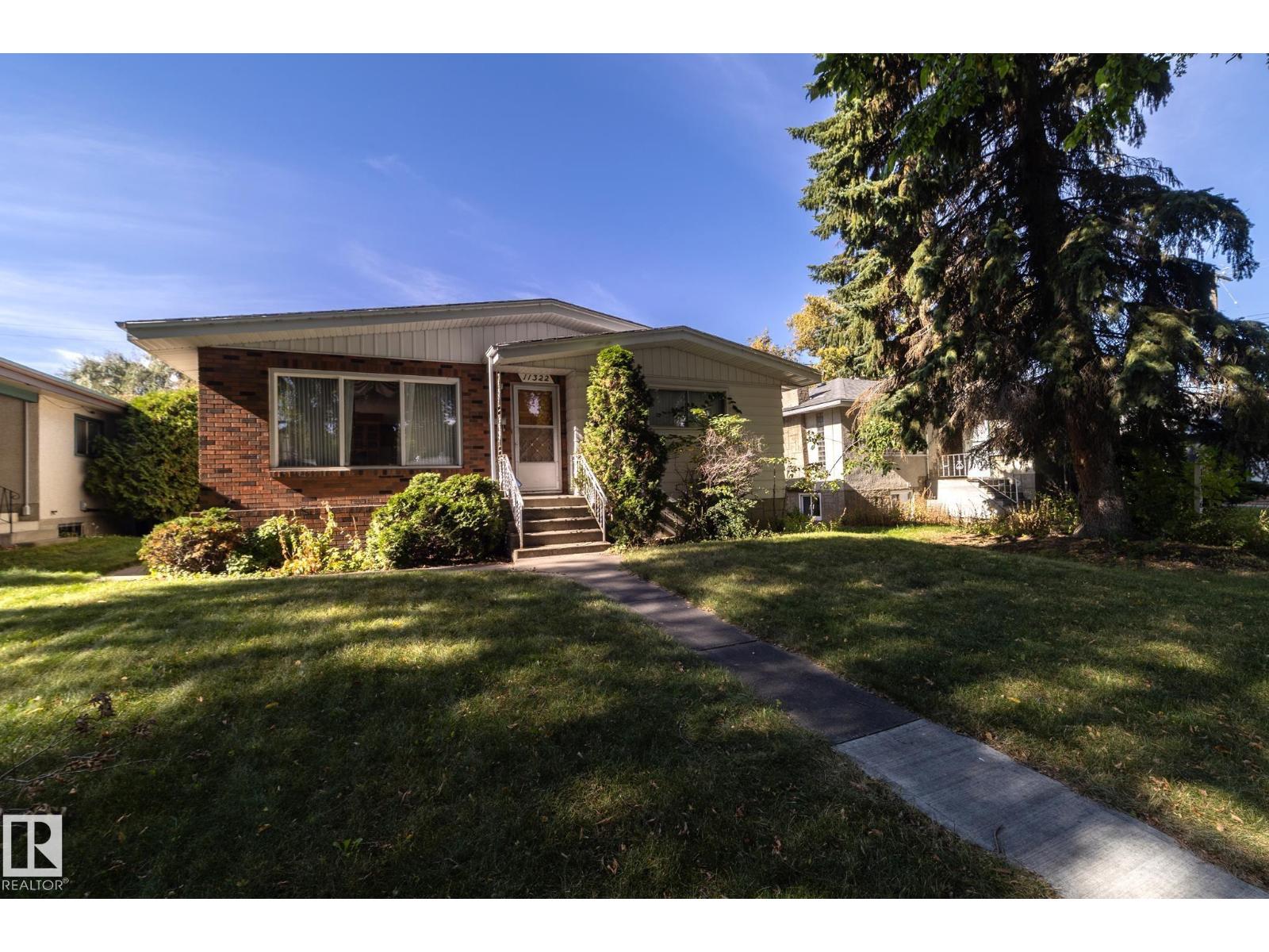 11322 52 St Nw Property Photo 3