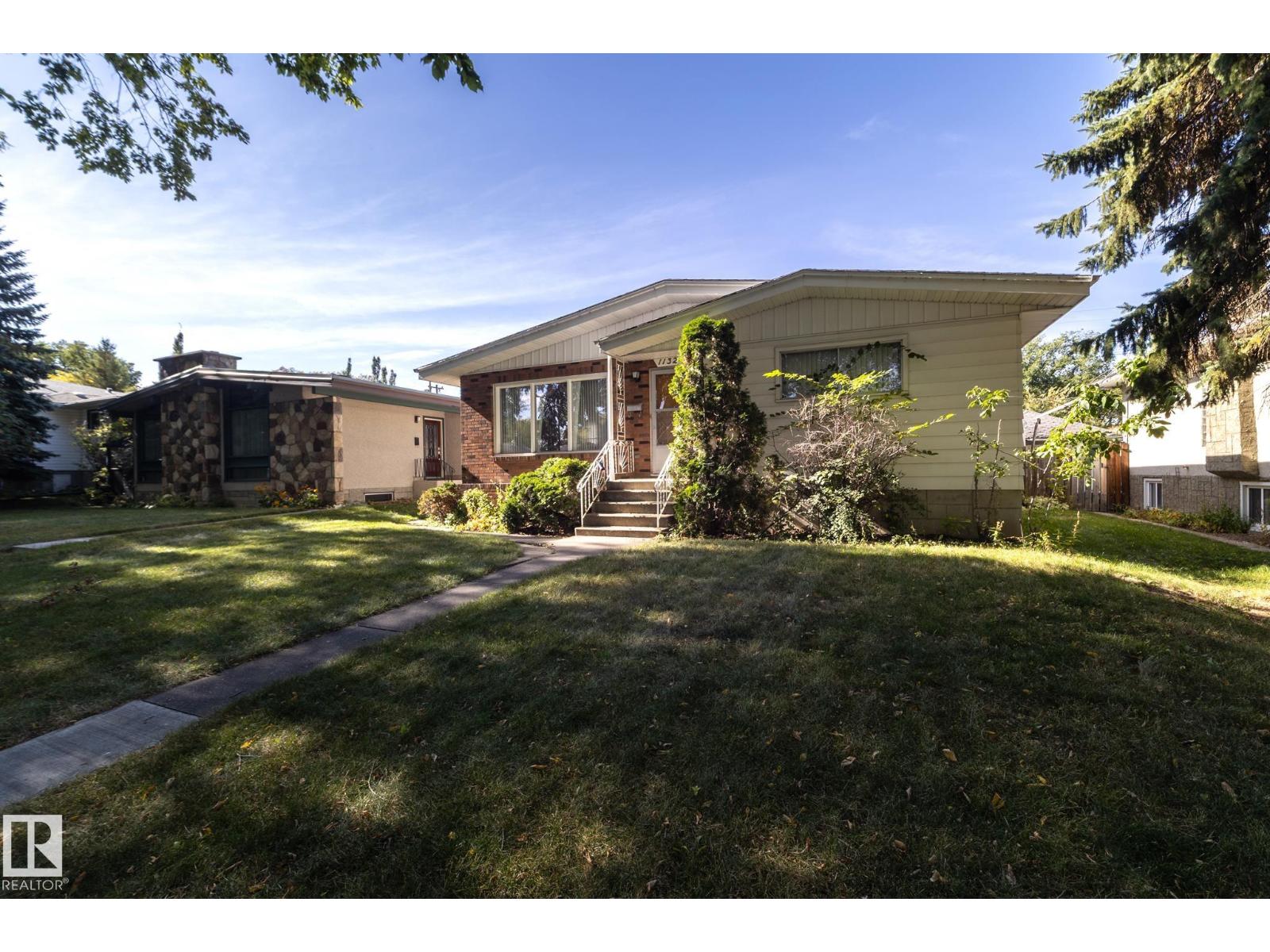 11322 52 St Nw Property Photo 4
