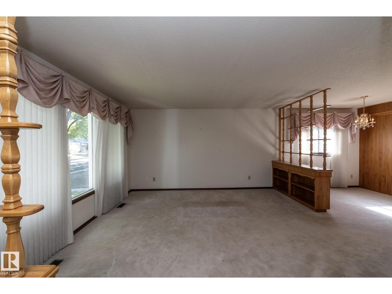 11322 52 St Nw Property Photo 7