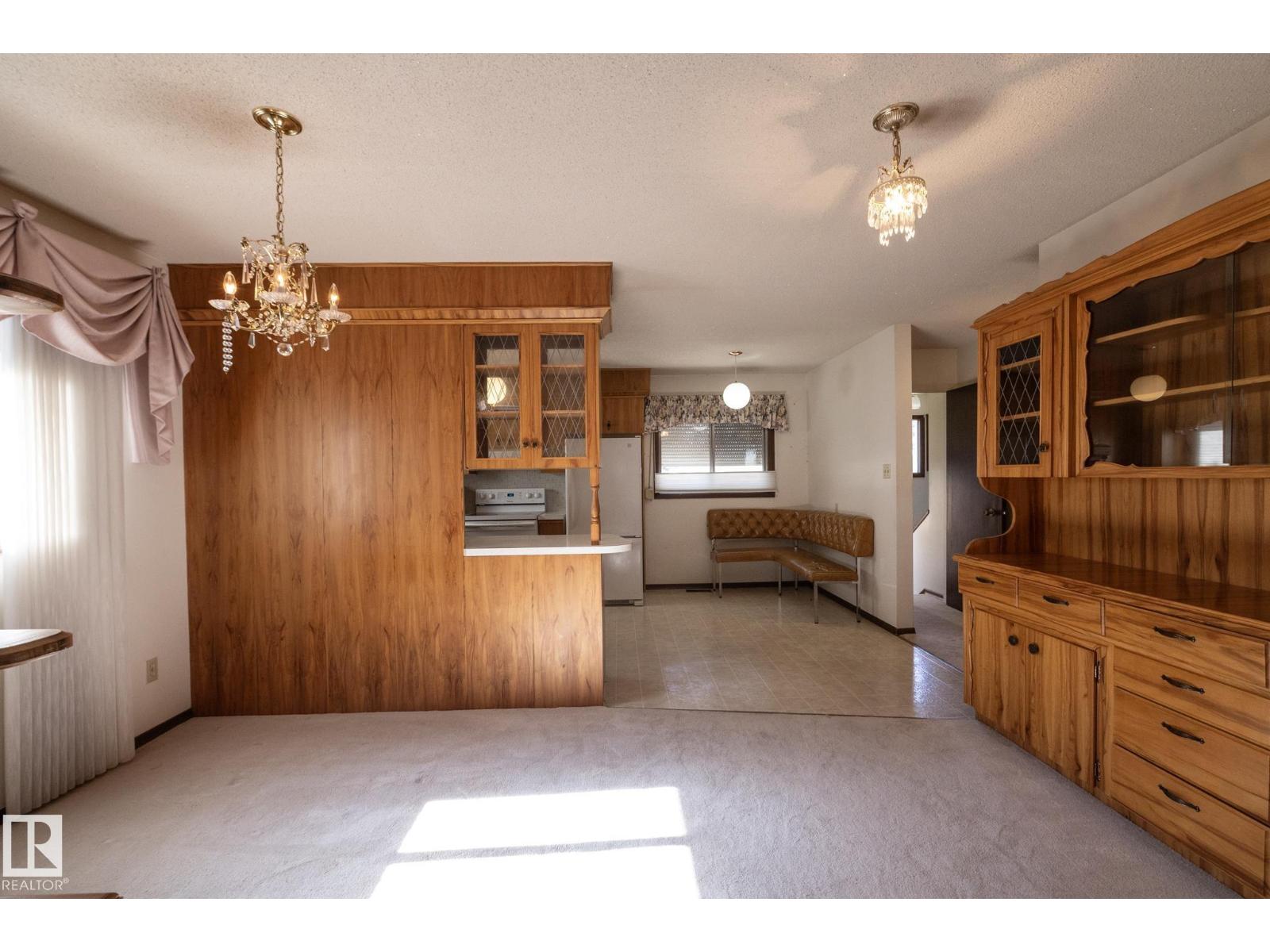 11322 52 St Nw Property Photo 12