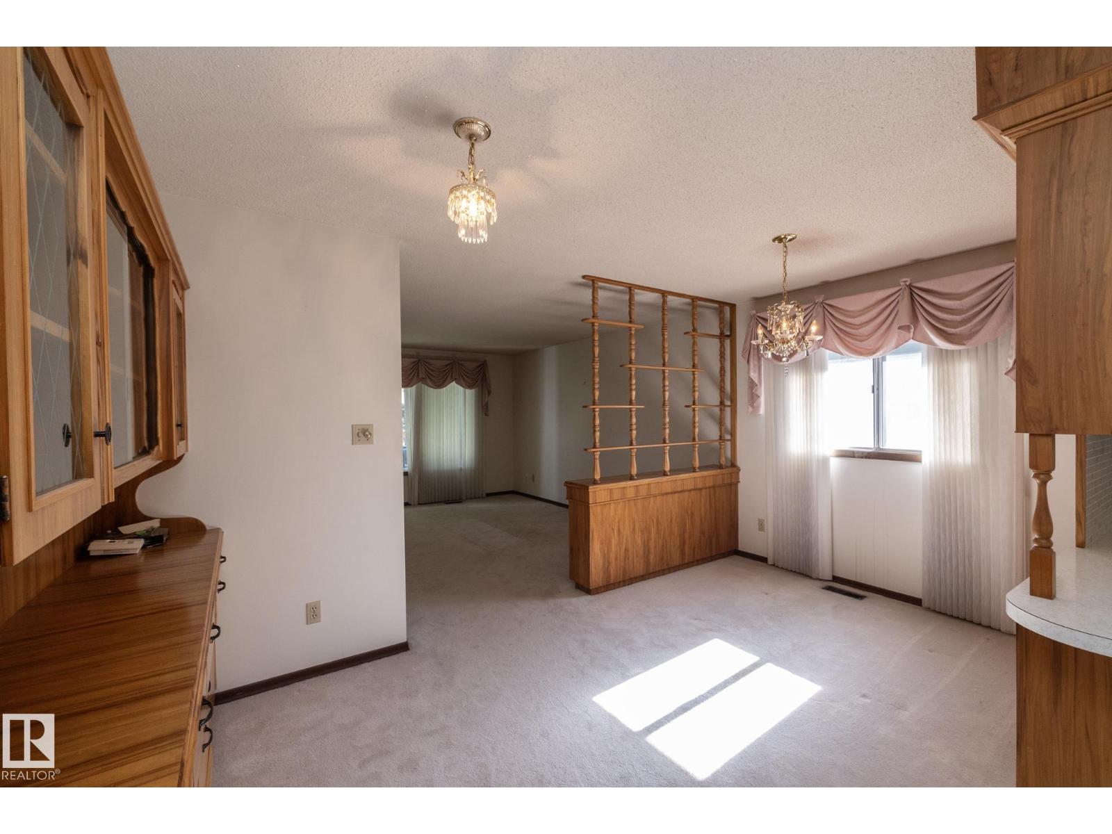 11322 52 St Nw Property Photo 14