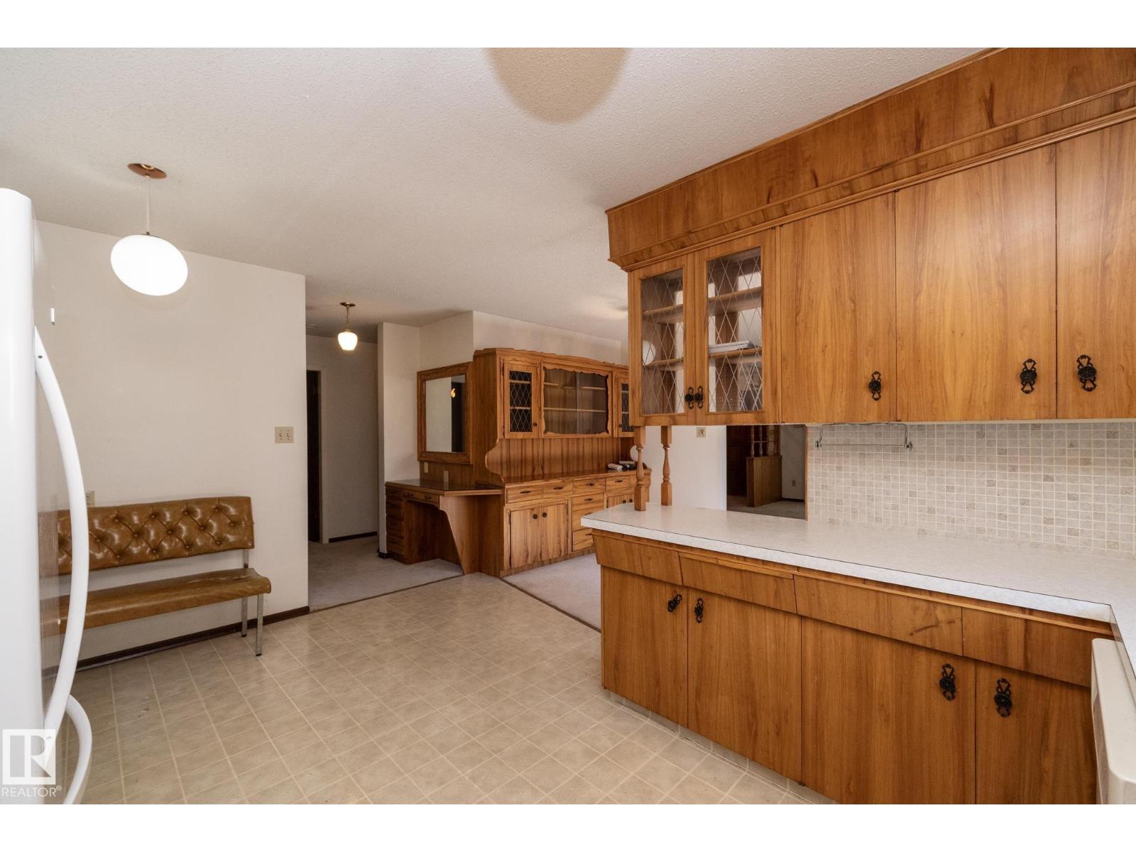 11322 52 St Nw Property Photo 20