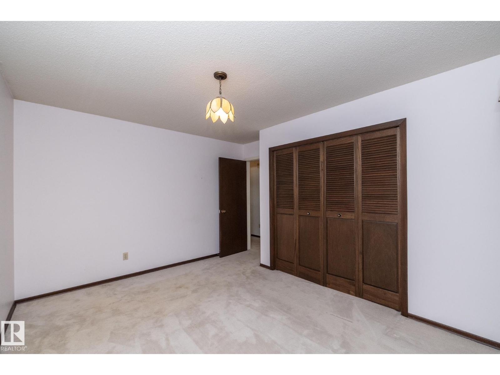 11322 52 St Nw Property Photo 35