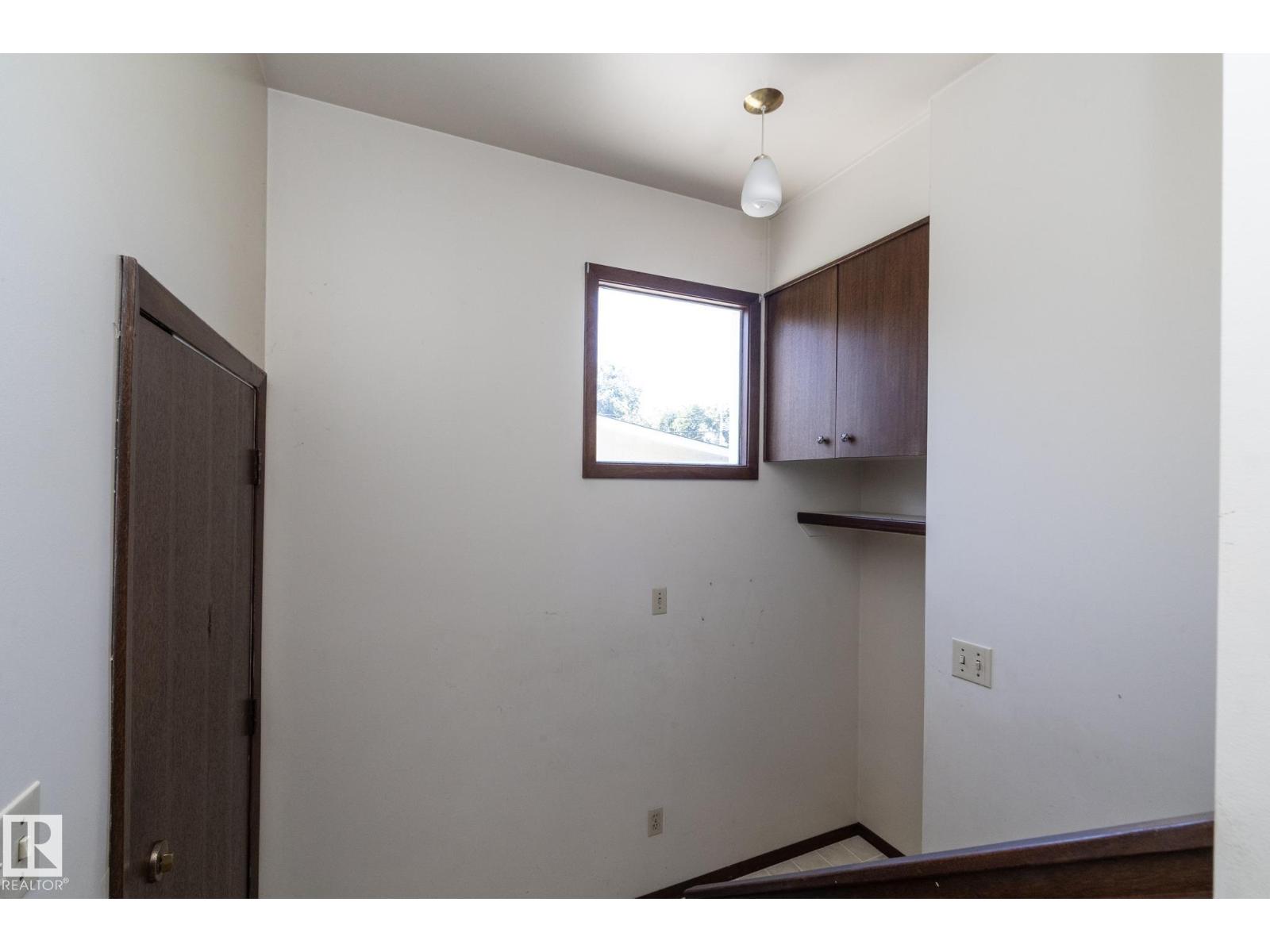 11322 52 St Nw Property Photo 37