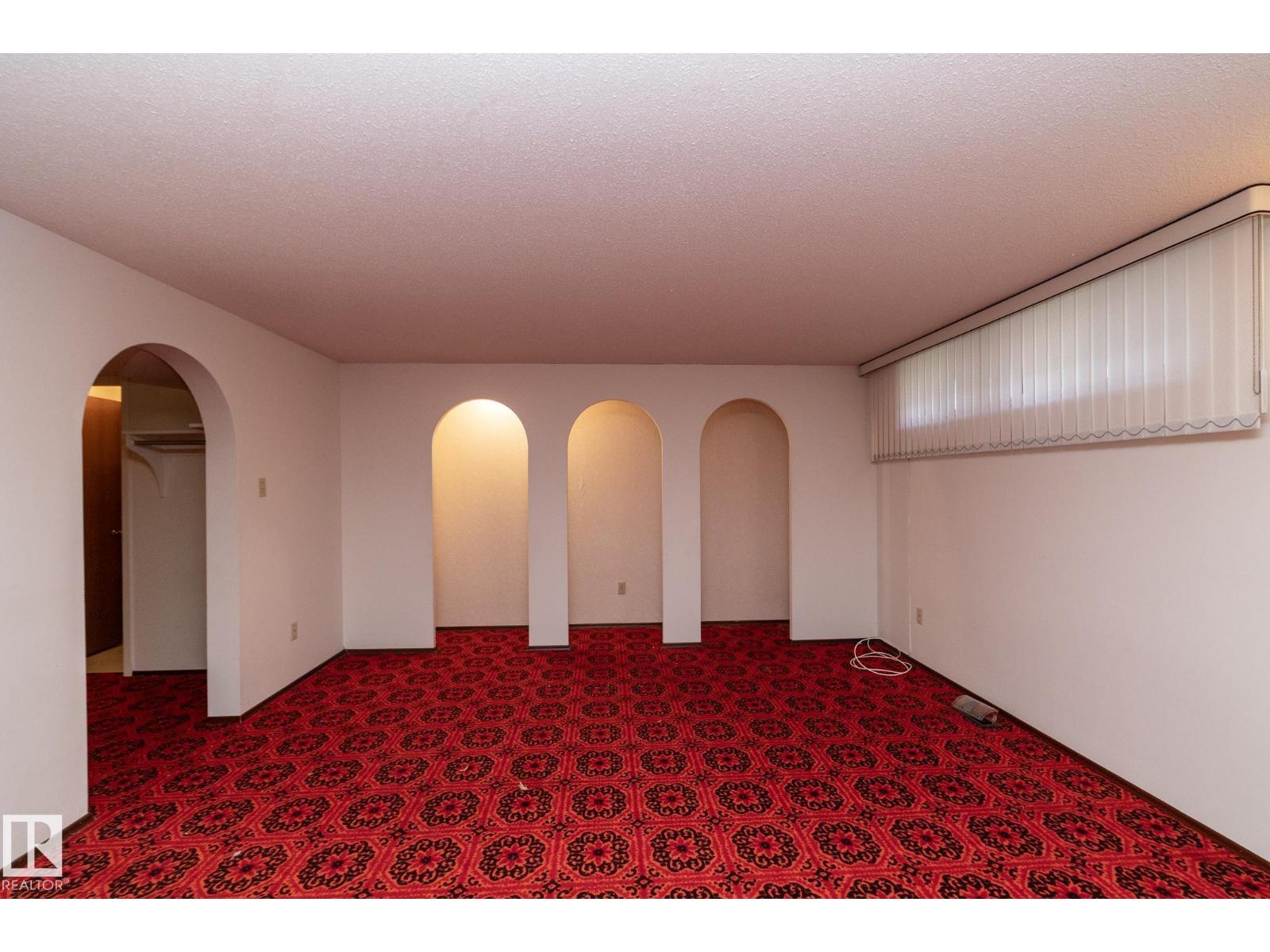 11322 52 St Nw Property Photo 43