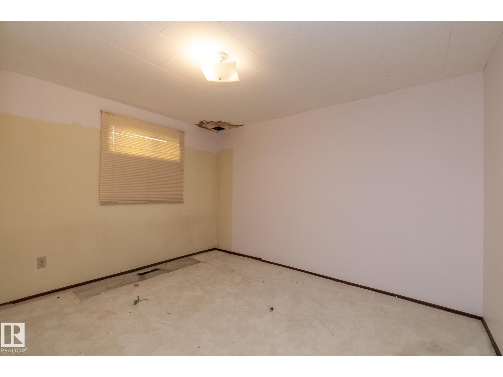 11322 52 St Nw Property Photo 44