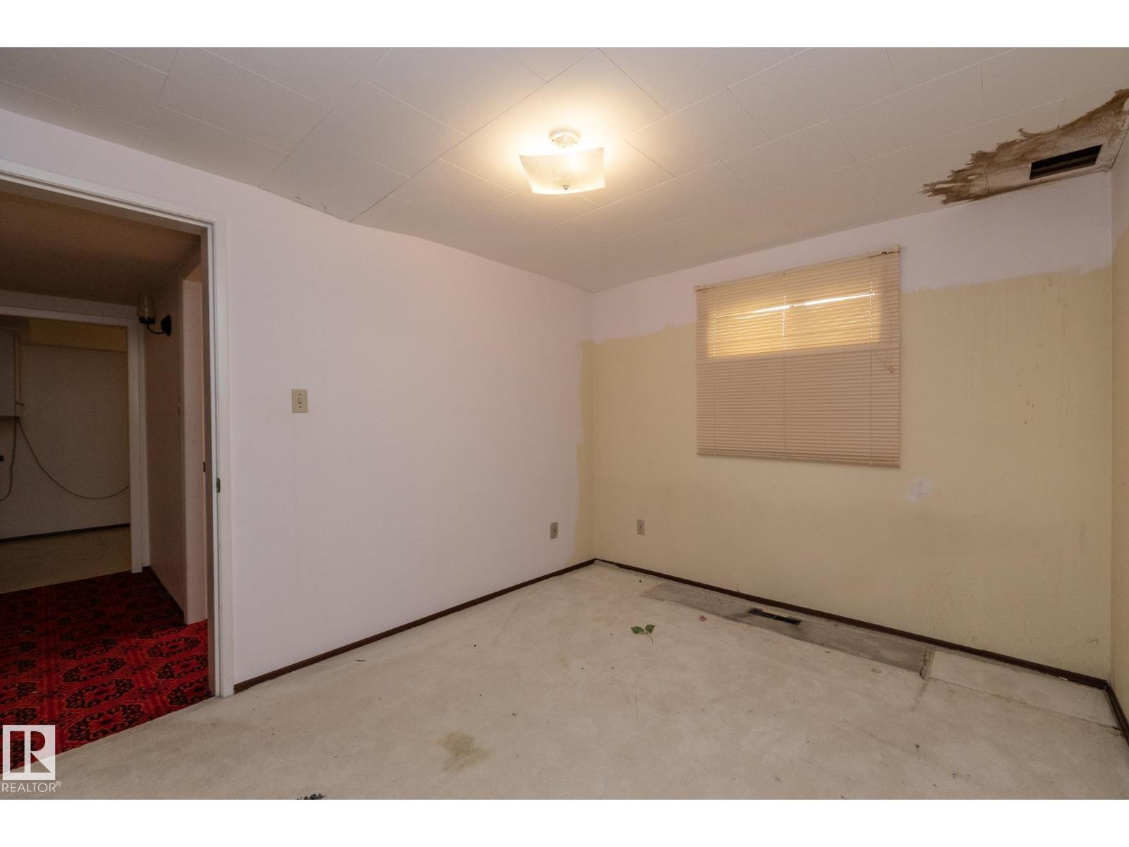 11322 52 St Nw Property Photo 45