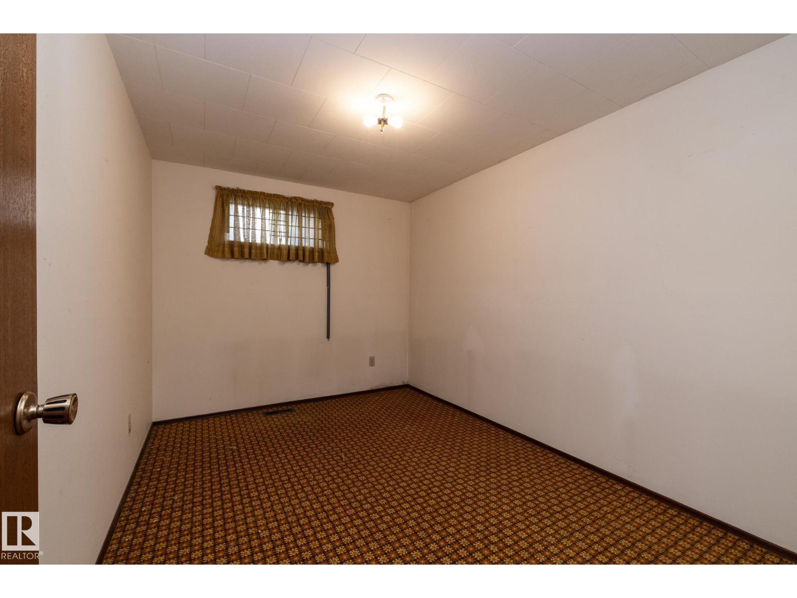 11322 52 St Nw Property Photo 48