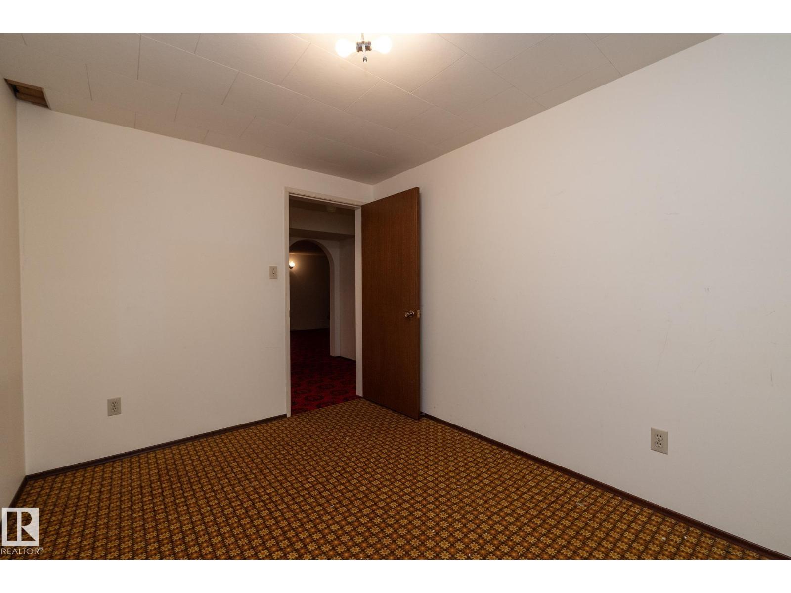 11322 52 St Nw Property Photo 50
