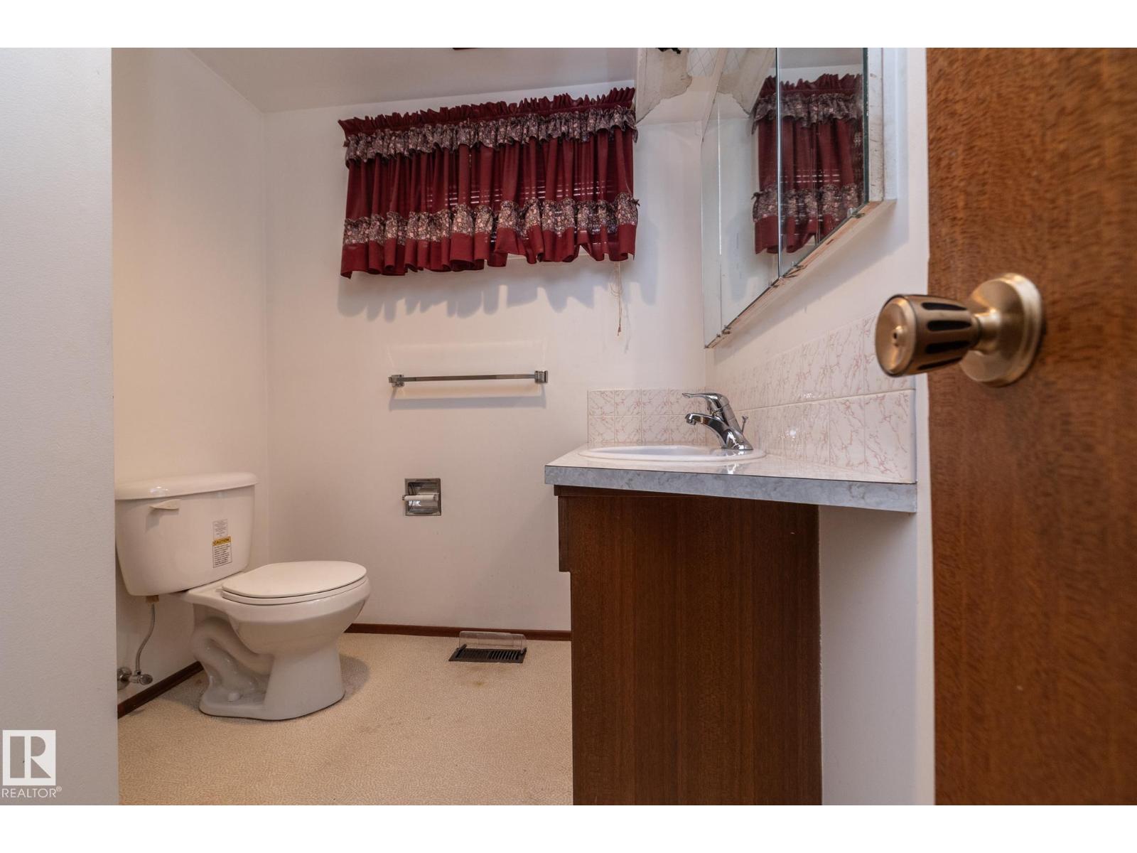 11322 52 St Nw Property Photo 53