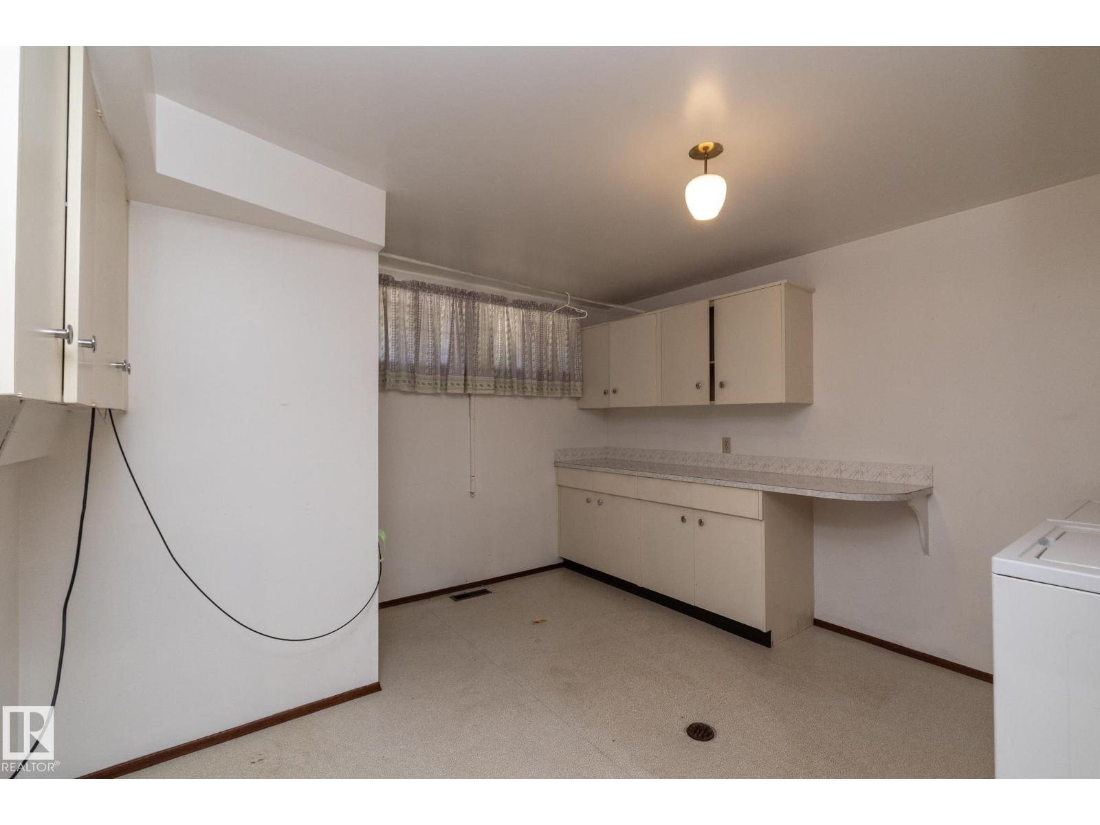 11322 52 St Nw Property Photo 56