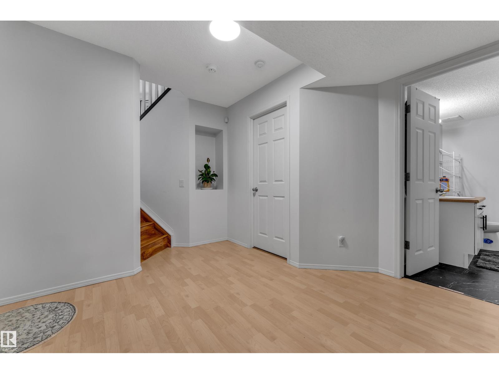1233 Ormsby Ln Nw Property Photo 25