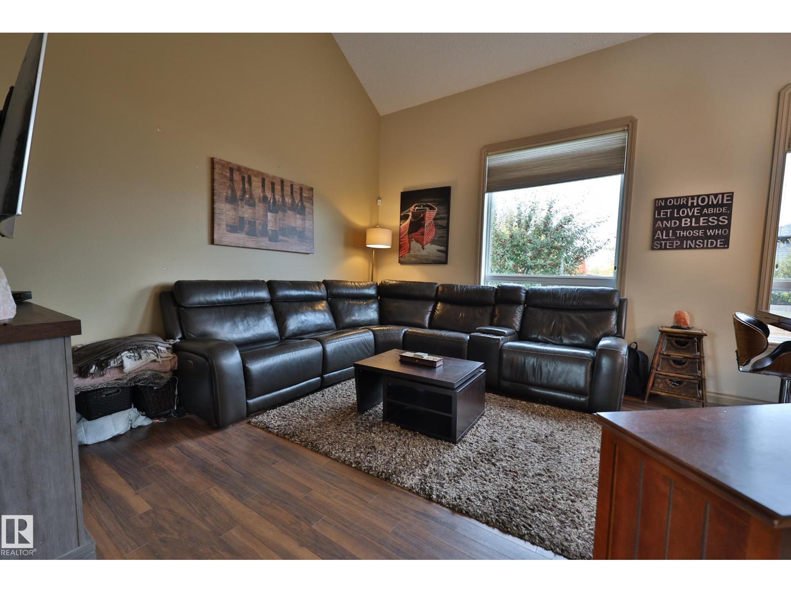 10603 95 St Property Photo 3