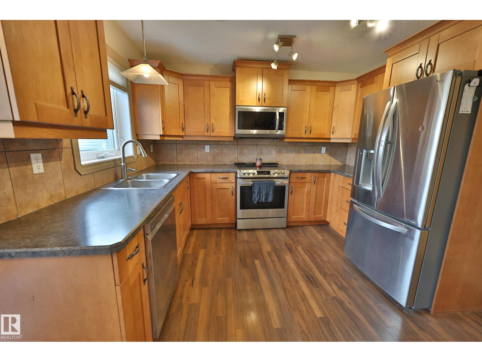 10603 95 St Property Photo 4