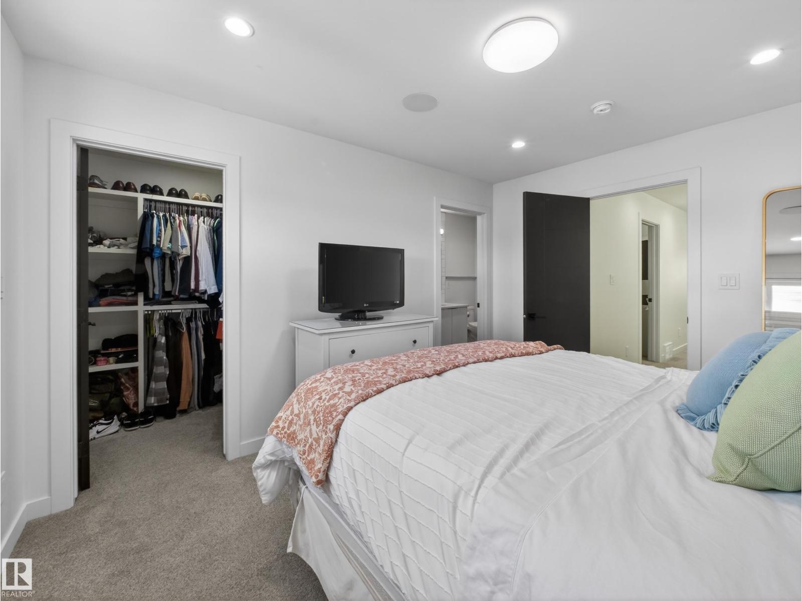 10449 143 St Nw Property Photo 43