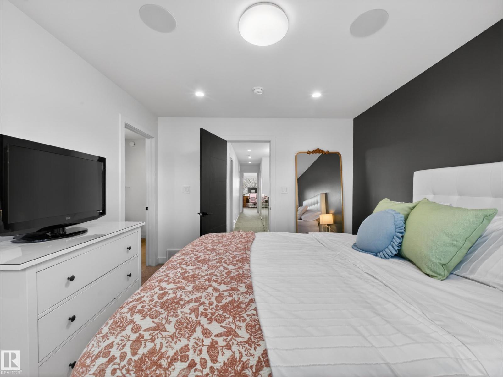 10449 143 St Nw Property Photo 44