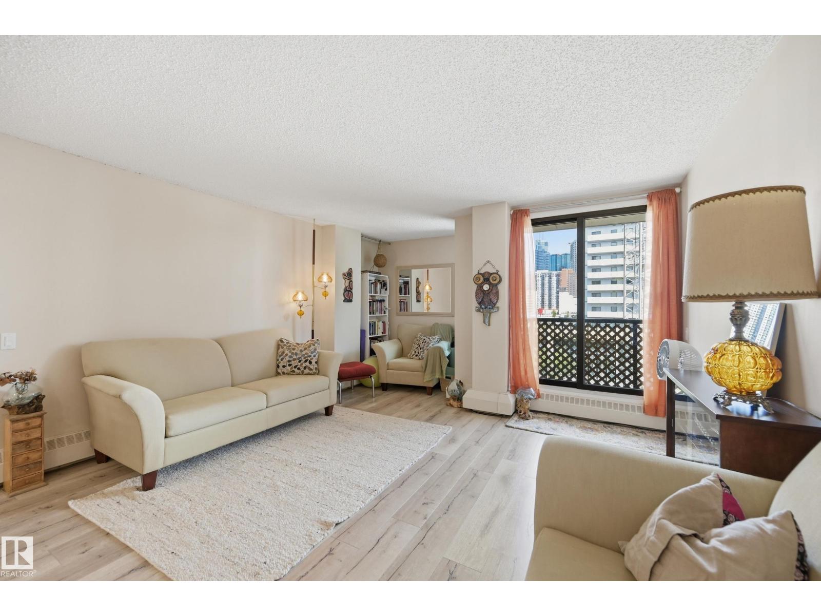 #601 10125 109 St Nw Property Photo 9