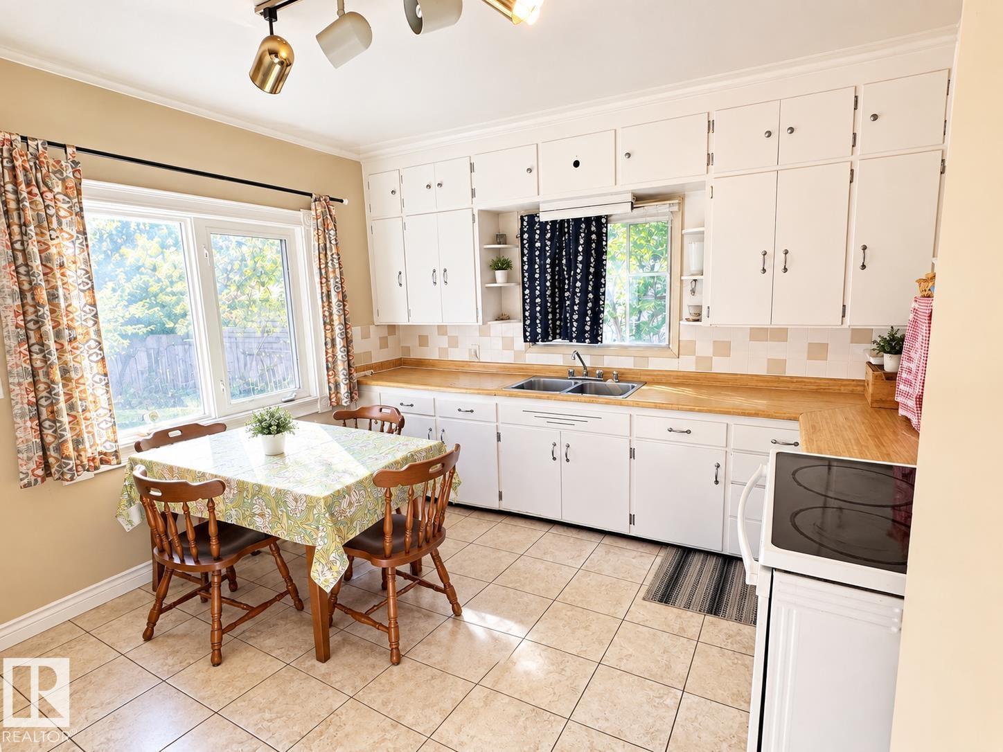 8907 83 Av Nw Property Photo 7