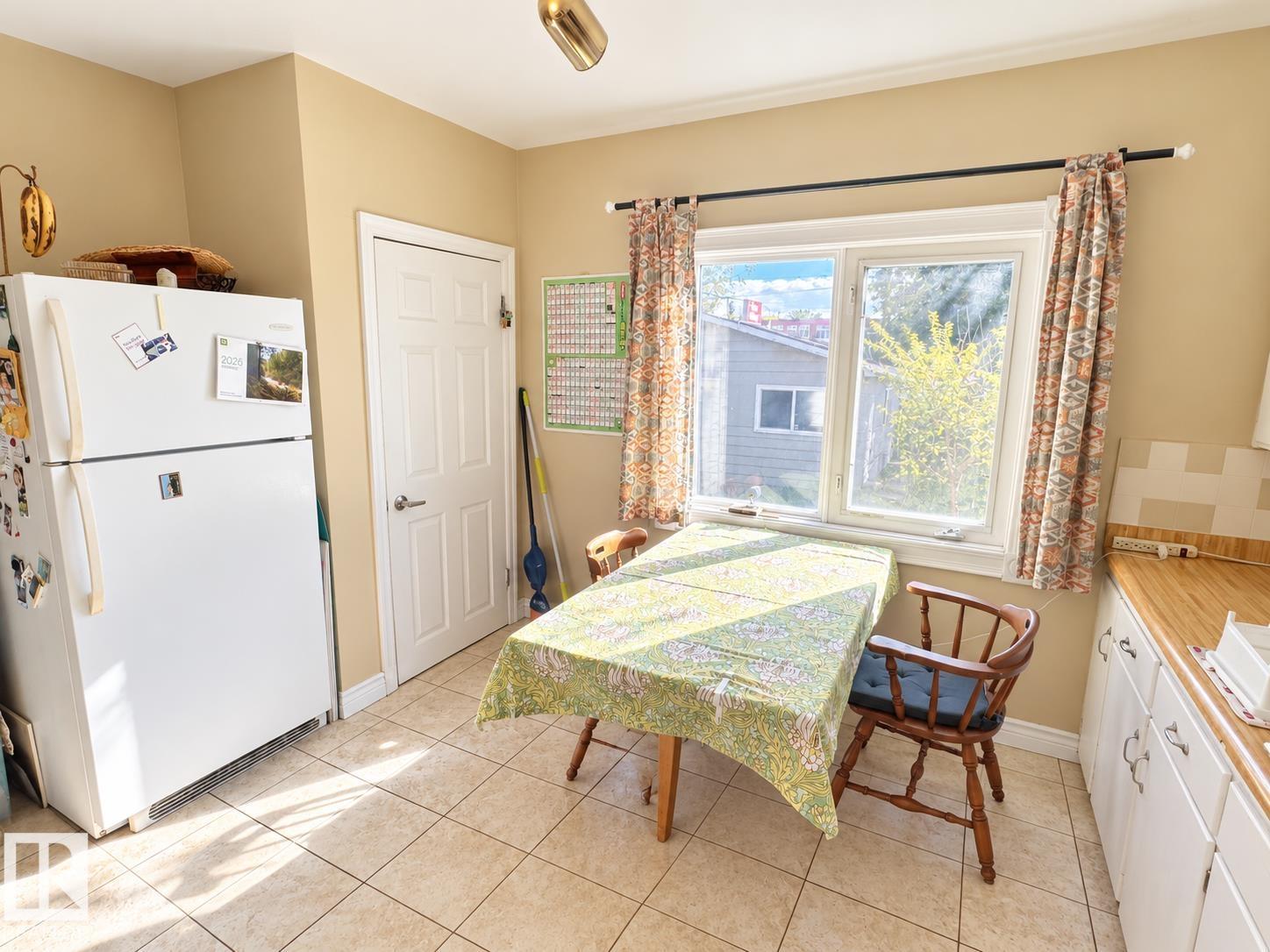 8907 83 Av Nw Property Photo 9