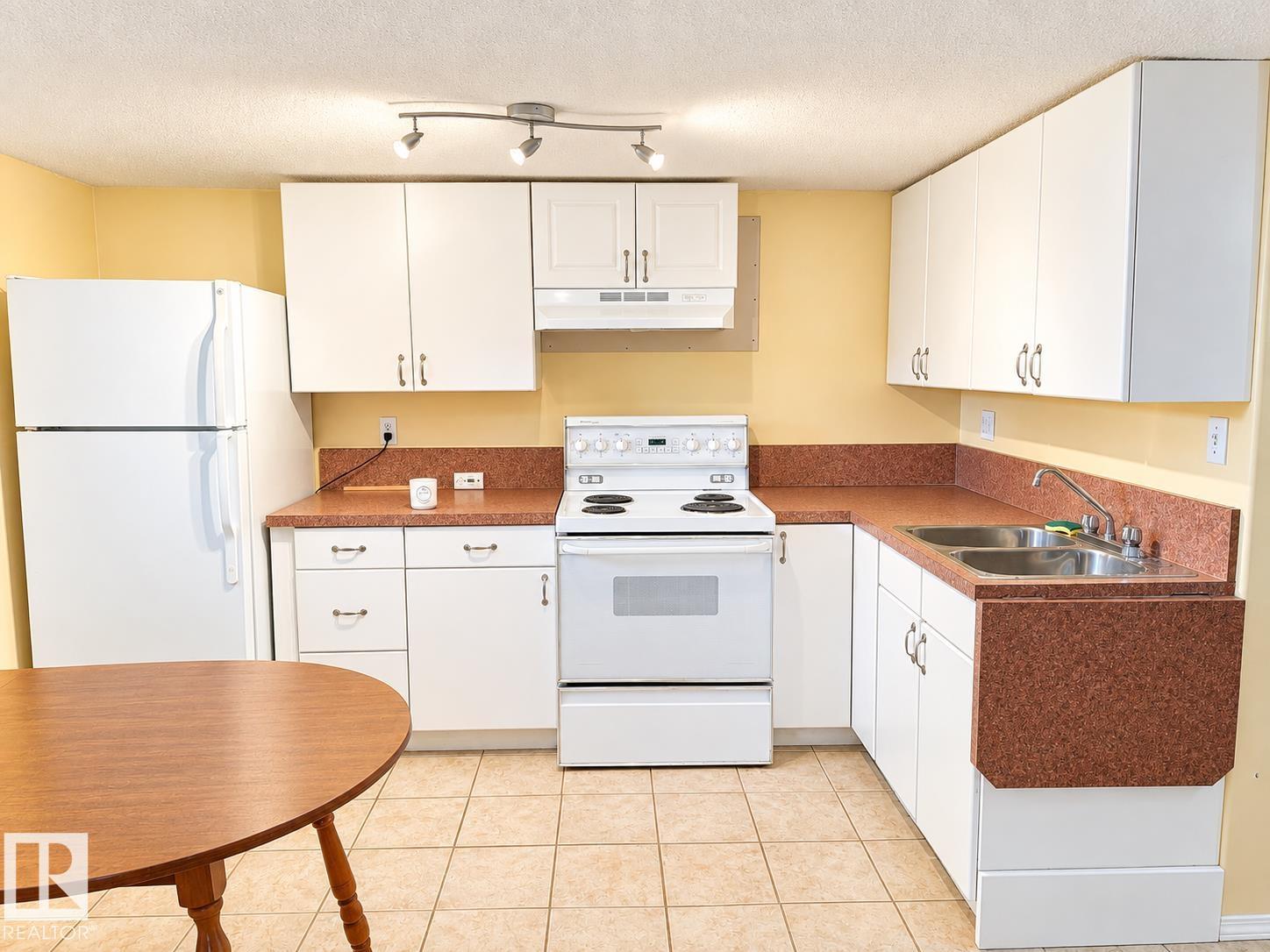 8907 83 Av Nw Property Photo 12
