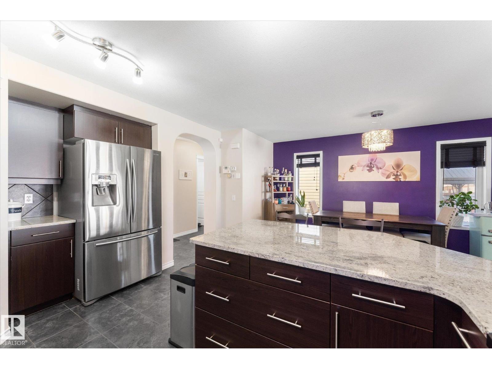 21304 59 Av Nw Property Photo 4