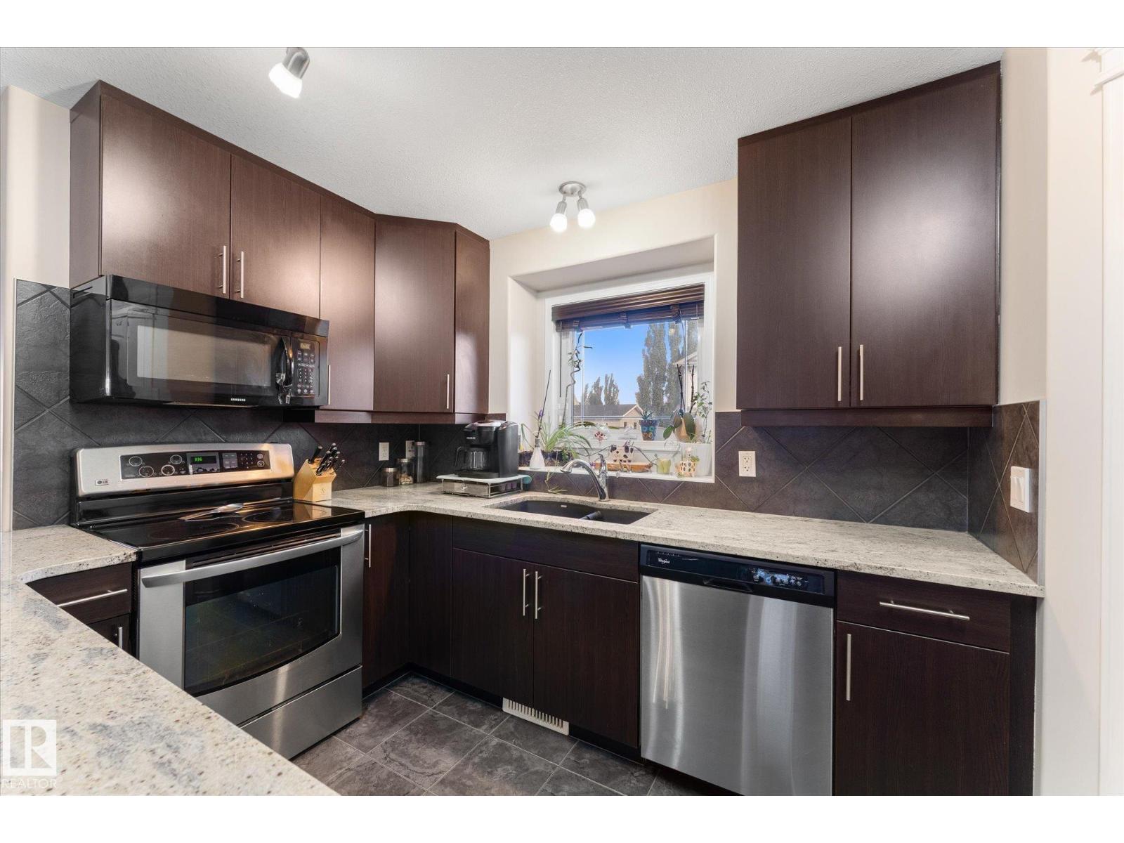 21304 59 Av Nw Property Photo 6