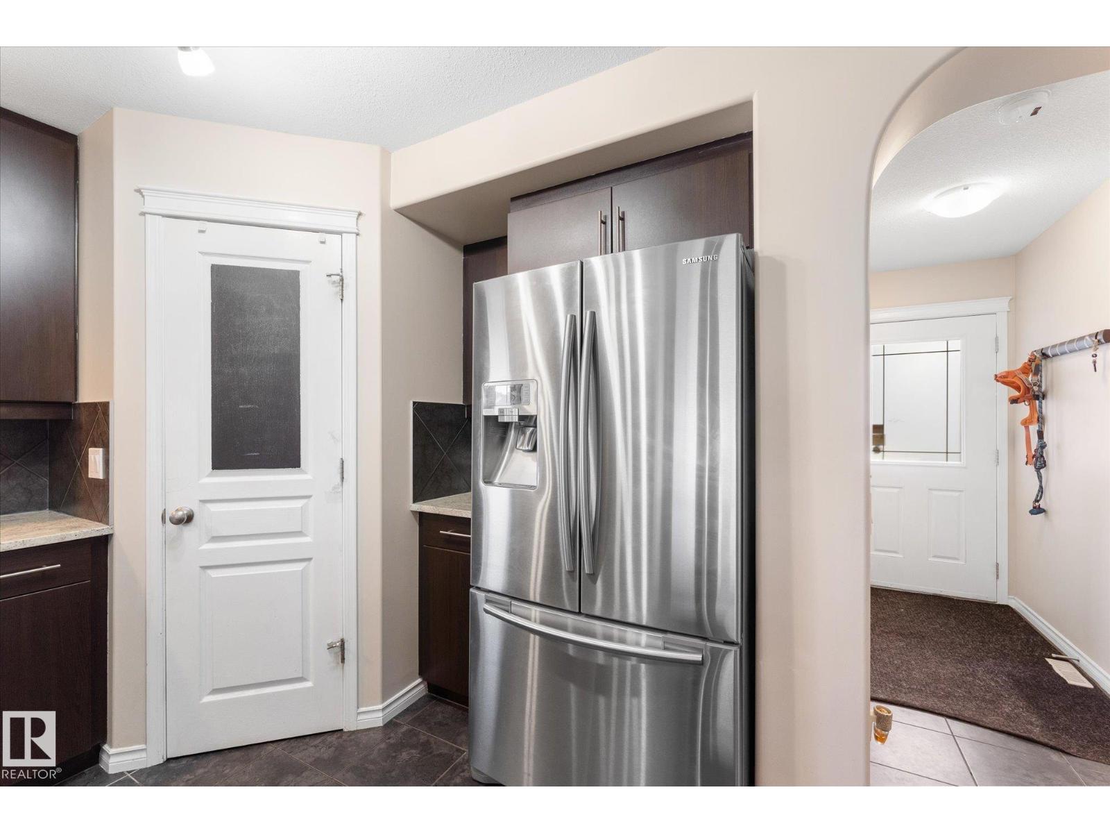 21304 59 Av Nw Property Photo 7