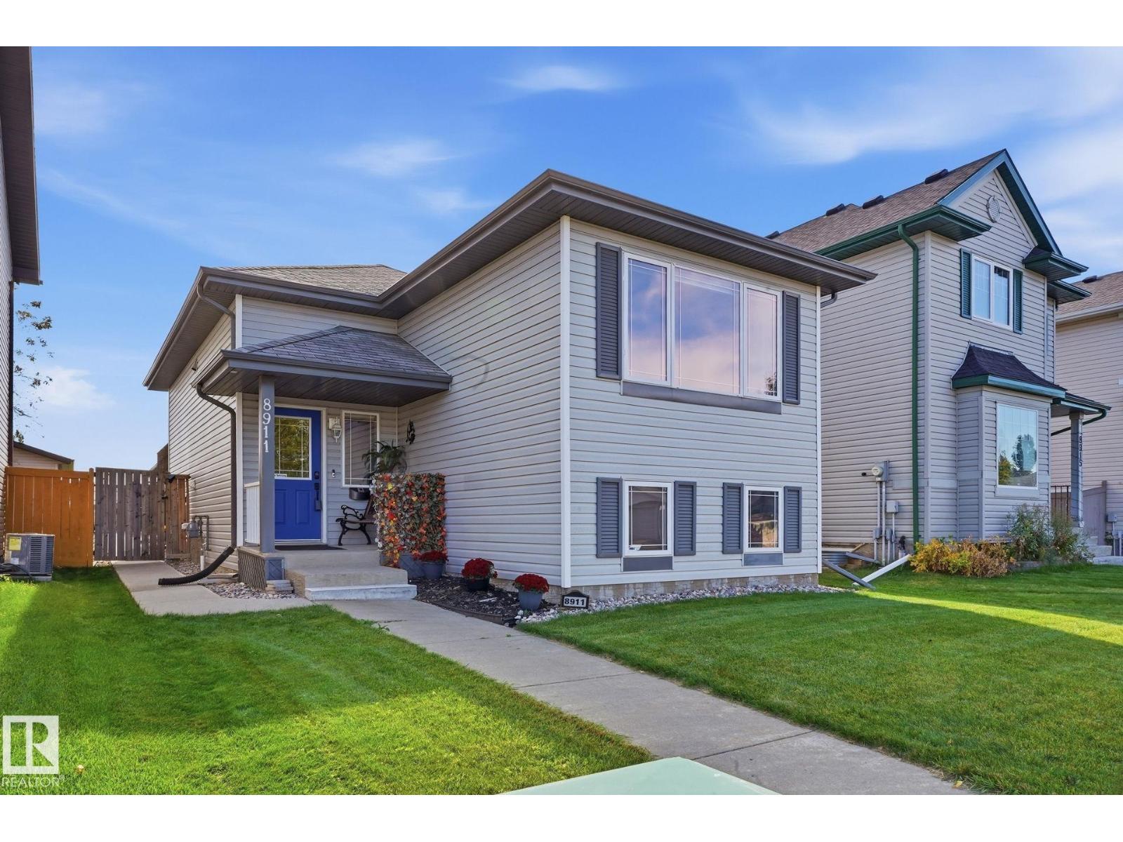 8911 173 AV NW Property Photo 1