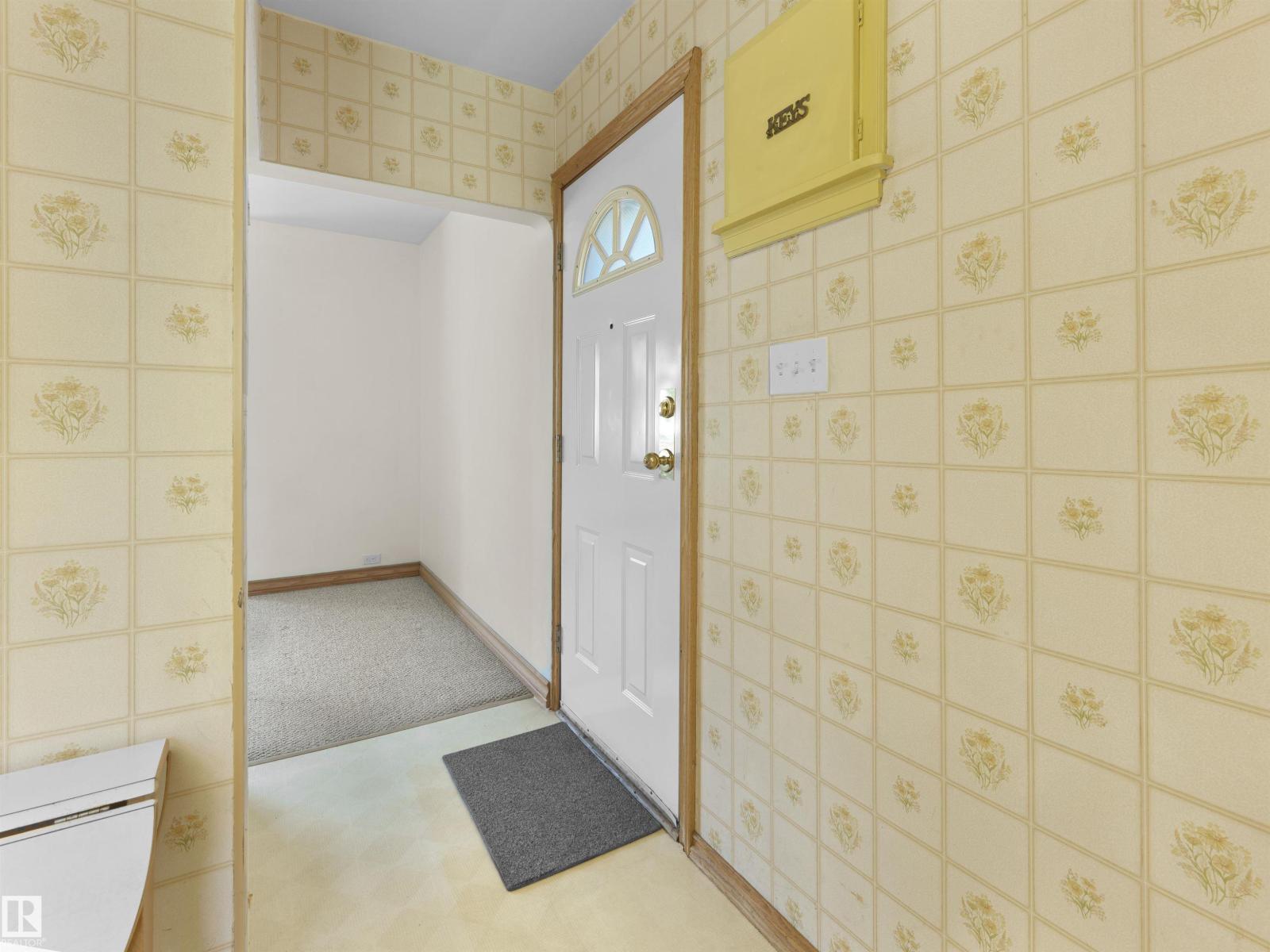6810 110 St Nw Property Photo 8
