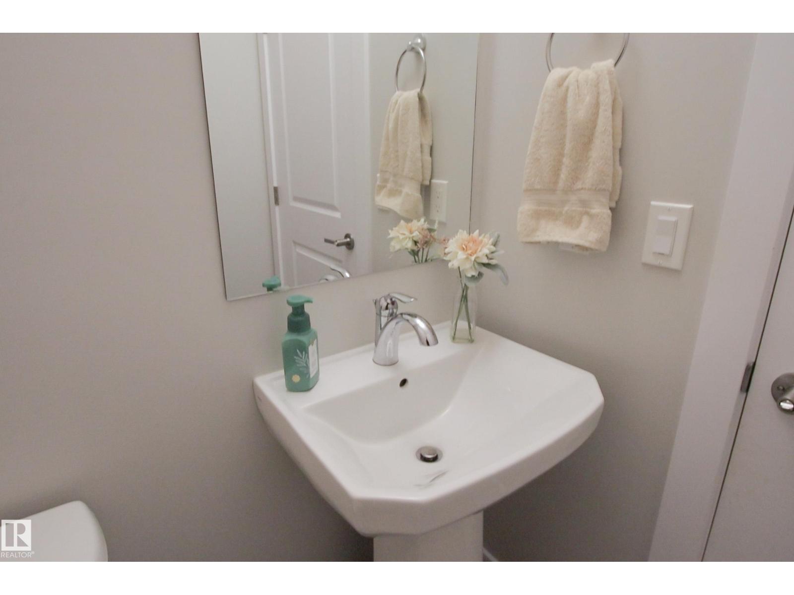 9932 223 St Nw Property Photo 19