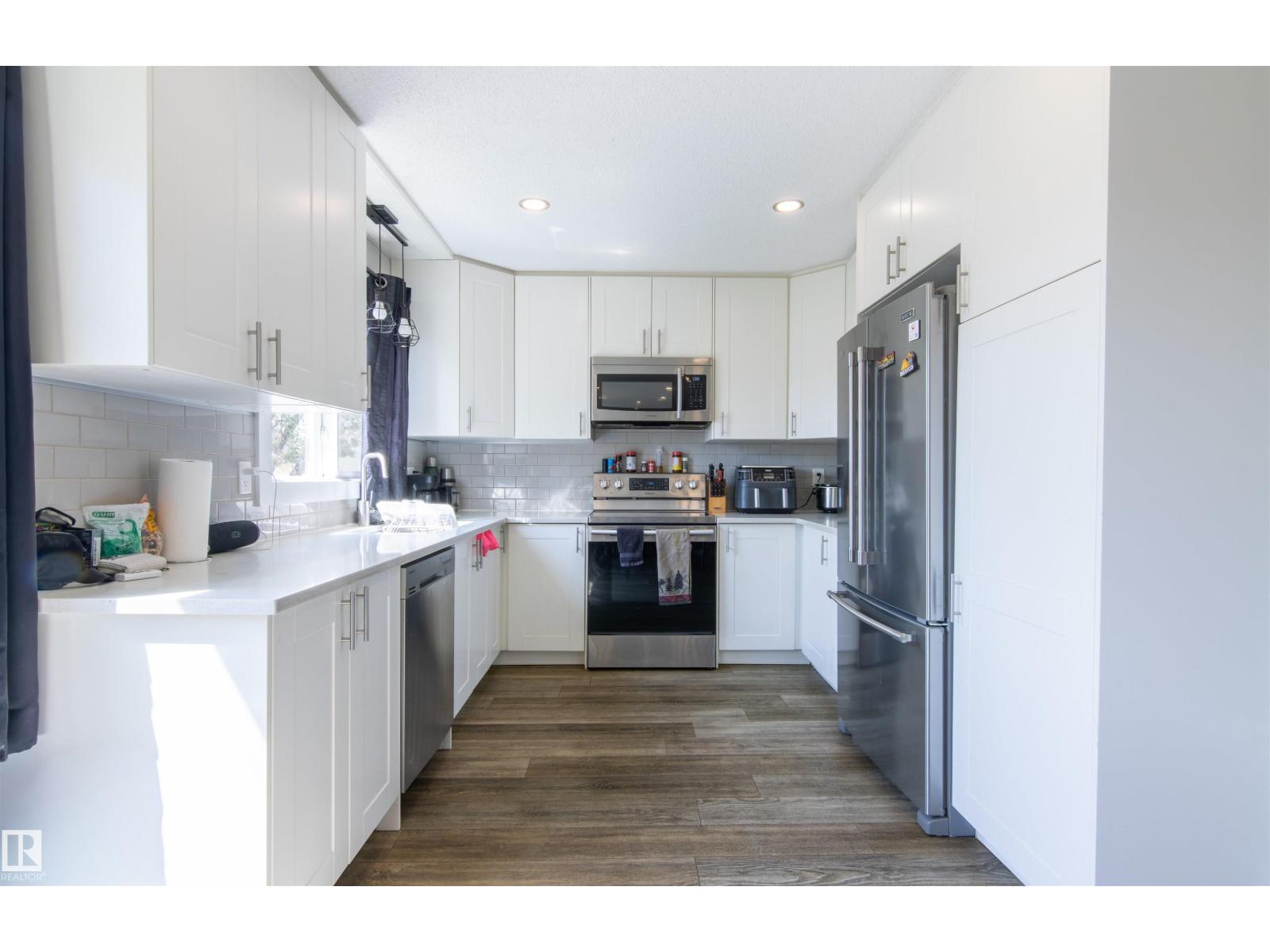 7115 39a Av Nw Property Photo 2