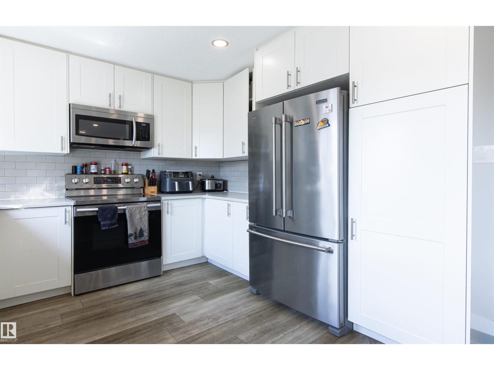 7115 39a Av Nw Property Photo 3