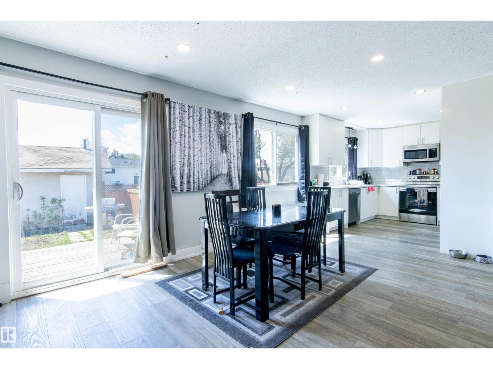 7115 39a Av Nw Property Photo 4